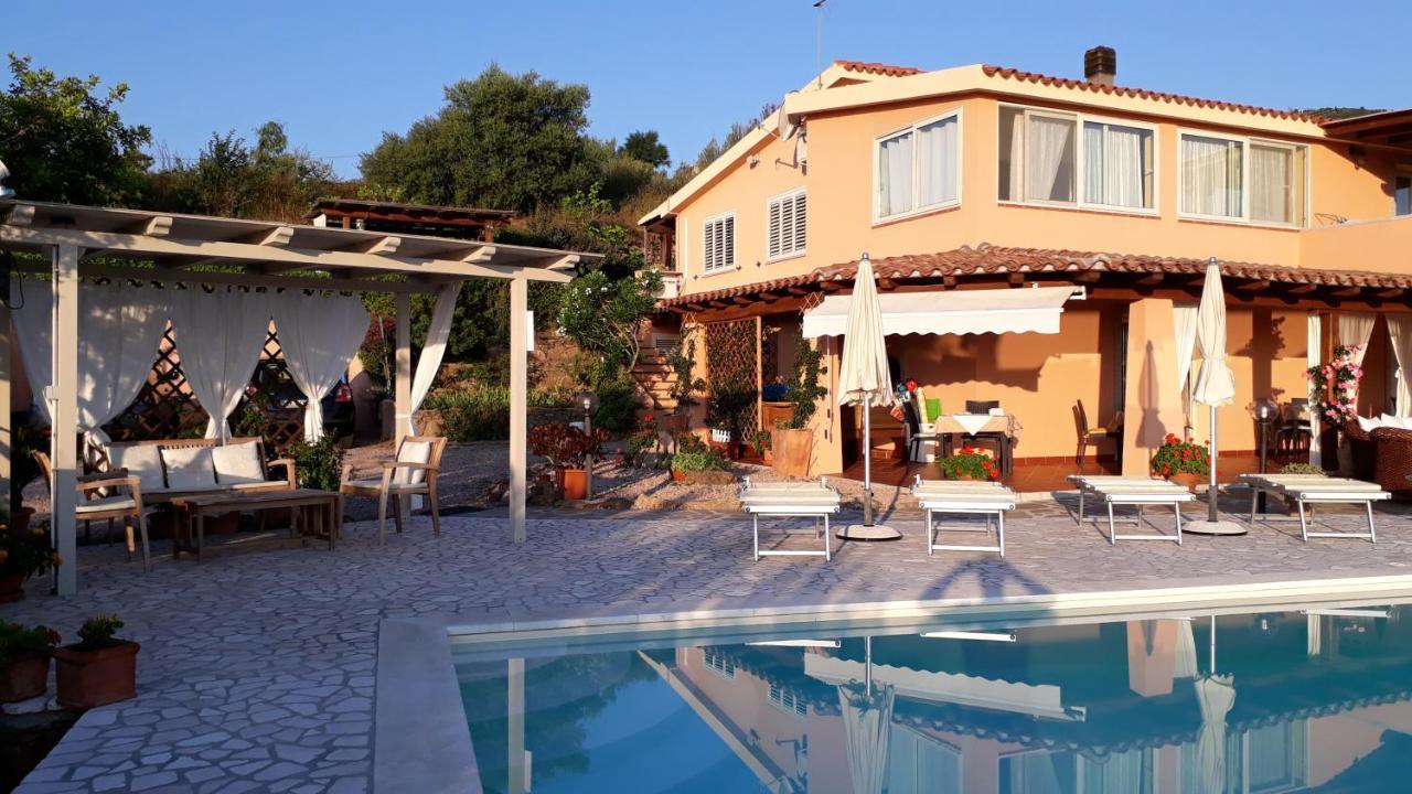 Li Muntigeddi Hotel San Teodoro  Exterior photo